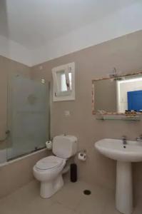 Dolphin Bay Family Beach Resort - 9