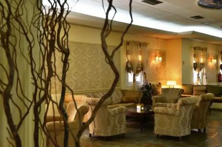 Dolphin Bay Family Beach Resort - 1