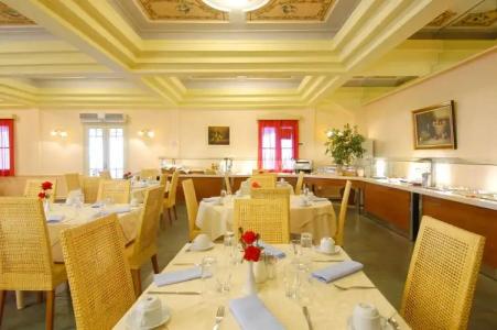 Dolphin Bay Family Beach Resort - 30