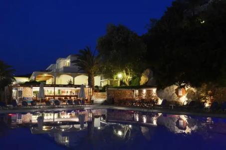 Dolphin Bay Family Beach Resort - 20