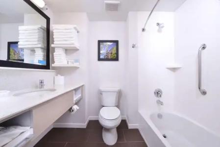 Hampton Inn Portland East - 7