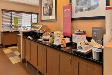 Hampton Inn Portland East - 10