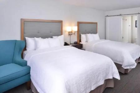 Hampton Inn Portland East - 51