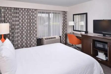 Hampton Inn Portland East - 4