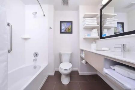 Hampton Inn Portland East - 47