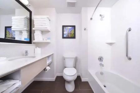 Hampton Inn Portland East - 27