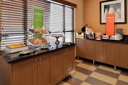 Hampton Inn Portland East - 13