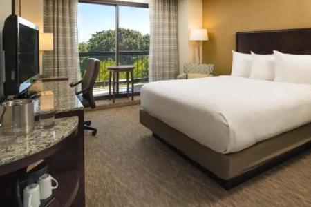 DoubleTree by Hilton Portland - 35