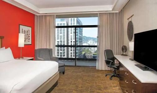 DoubleTree by Hilton Portland - 58