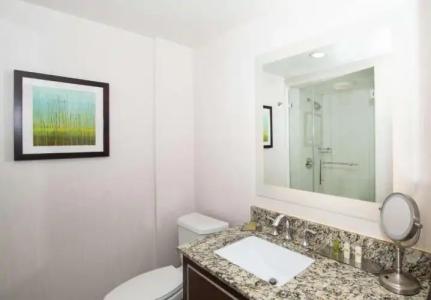 DoubleTree by Hilton Portland - 39