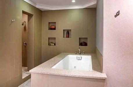 DoubleTree by Hilton Portland - 59