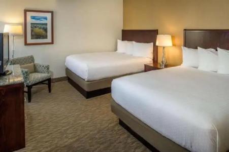 DoubleTree by Hilton Portland - 45