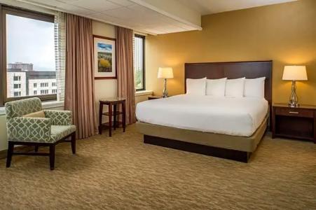 DoubleTree by Hilton Portland - 61
