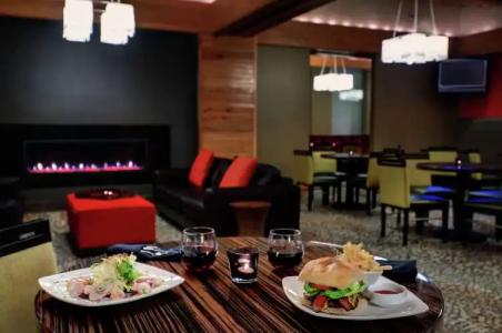 DoubleTree by Hilton Portland - 25