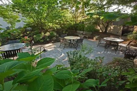 DoubleTree by Hilton Portland - 24