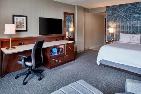 Courtyard Portland Downtown / Convention Center - 4