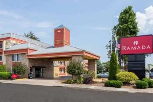 Ramada by Wyndham Hotel, Portland