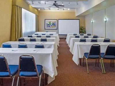 La Quinta by Wyndham Tucson - Reid Park - 19