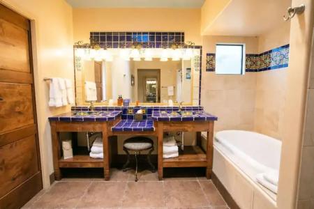 Hacienda del Sol Guest Ranch Resort - 18