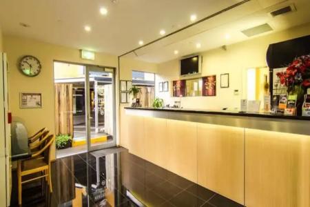 Airport Ascot Motel - 1