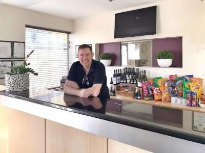 Airport Ascot Motel - 10