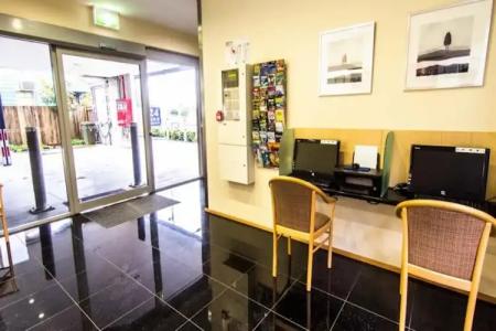 Airport Ascot Motel - 11