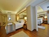 Deluxe Quadruple Family room with city view