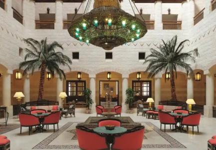 Mövenpick Resort Petra - 1