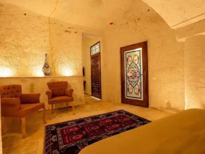 Tulip Cave Suites - 187