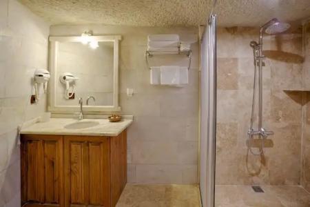 Tulip Cave Suites - 135