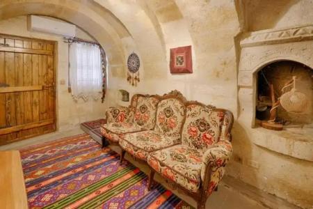 Tulip Cave Suites - 164