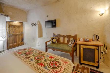 Tulip Cave Suites - 3