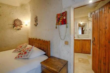 Tulip Cave Suites - 61