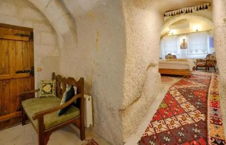 Tulip Cave Suites - 132