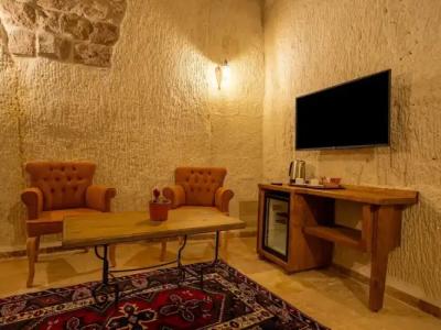 Tulip Cave Suites - 188