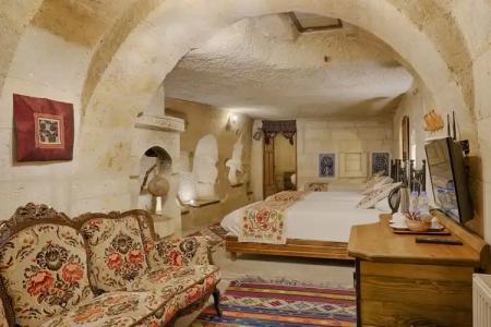 Tulip Cave Suites - 173
