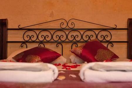 Center Cave House - 75