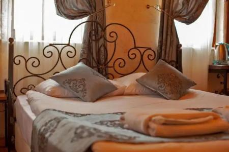 Center Cave House - 41