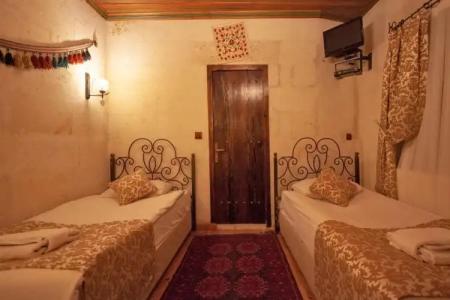 Center Cave House - 44