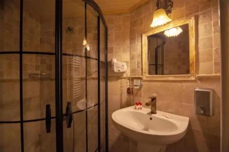 Center Cave House - 76