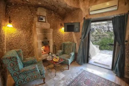 Traveller's Cave - 189