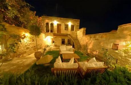 Traveller's Cave - 121