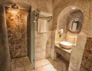 Traveller's Cave - 172