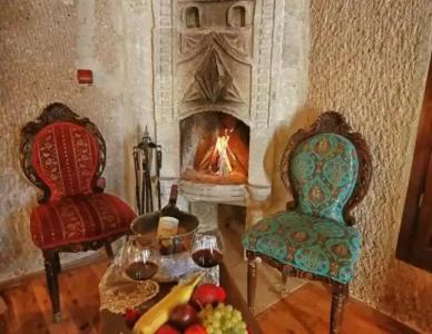 Traveller's Cave - 178