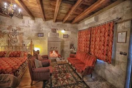 Traveller's Cave - 124