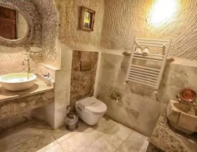 Traveller's Cave - 173