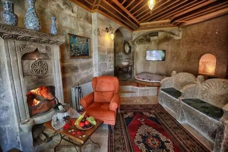 Traveller's Cave - 203