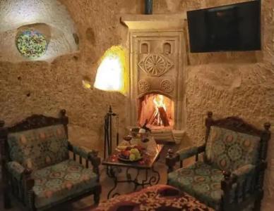 Traveller's Cave - 170