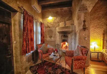 Traveller's Cave - 166