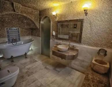 Traveller's Cave - 179